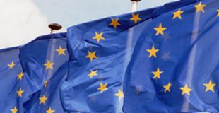 EU-Kommission fordert Mitgliedstaaten auf, bei der Regulierung der Glücksspiele das EU-Recht einzuhalten
